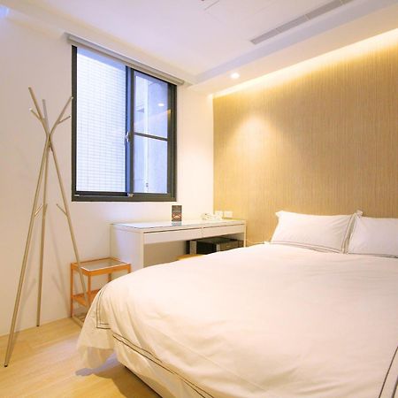 Mini West Hotel Taichung Exterior foto