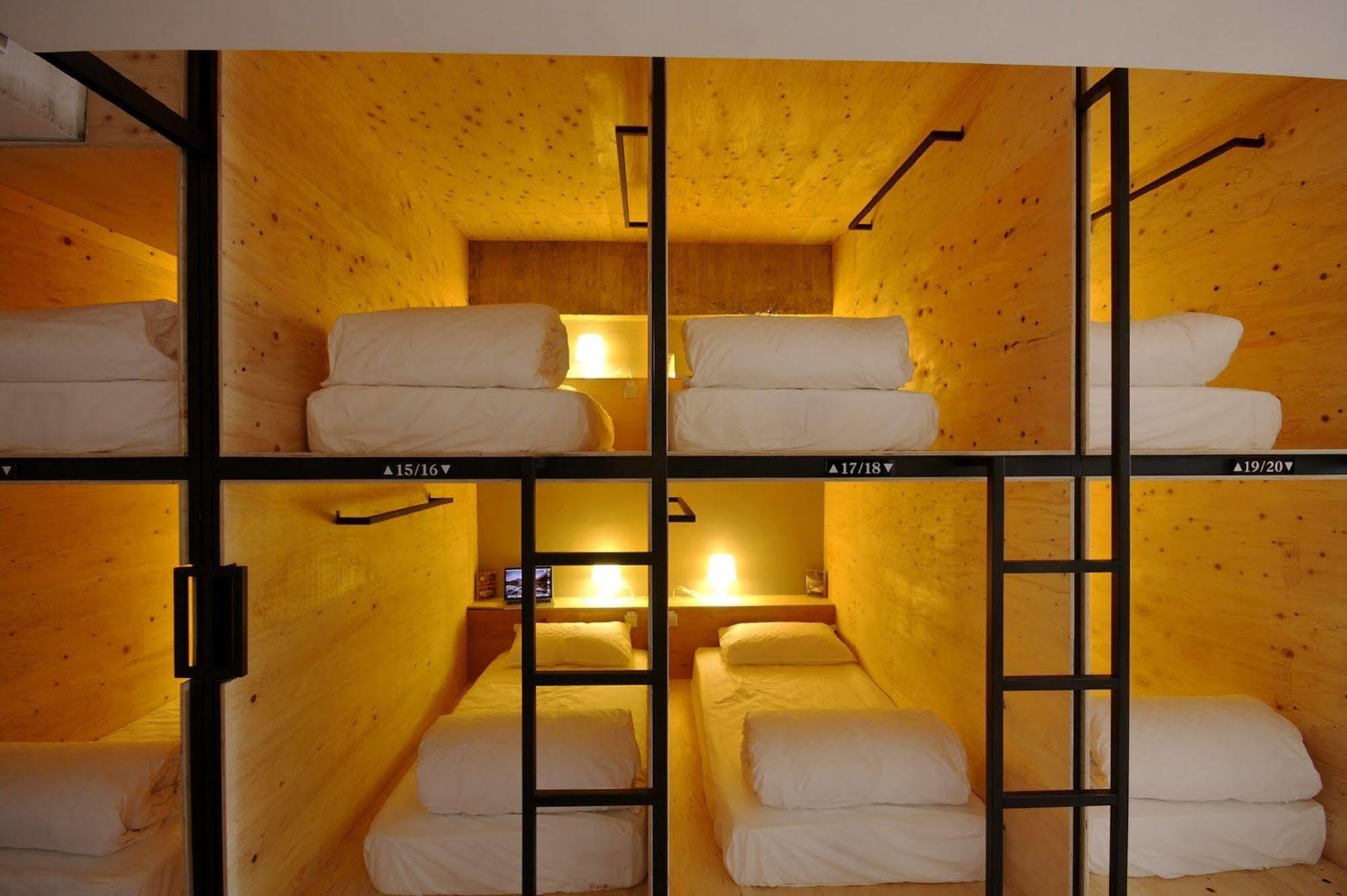 Mini West Hotel Taichung Exterior foto